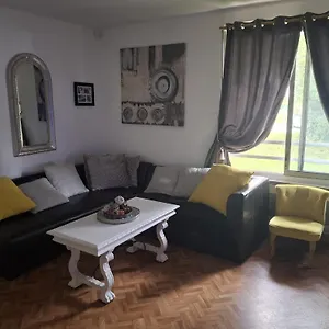 Proche De La Cite De L'espace Apartamento